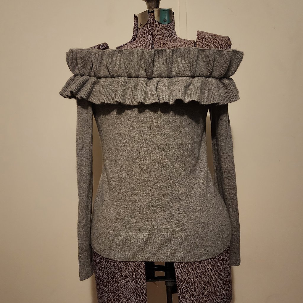 Size Small Club Monaco Cashmere Sweater On-Or-Off Shoulder Ruffle Neckline